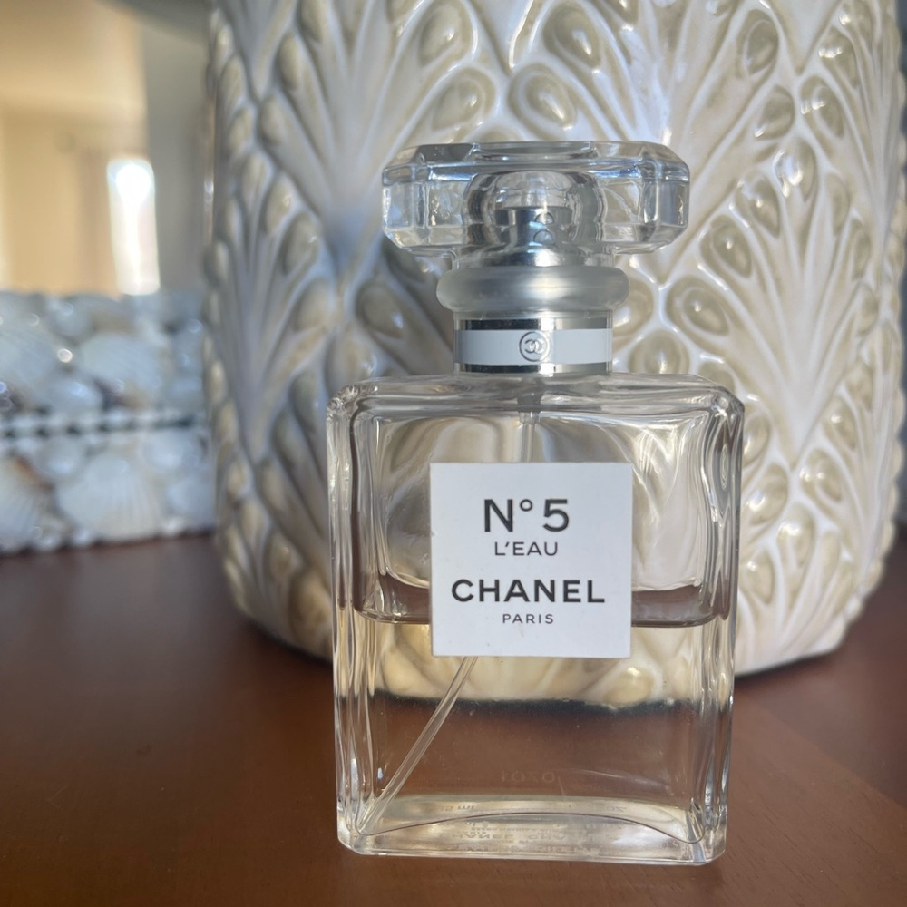 CHANEL No. 5 L'Eau Perfume - Clear and Silver